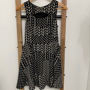 FOREVER 21 Black n White Dress|A Line Skater Dress|Size Small Flare Dress|Lined